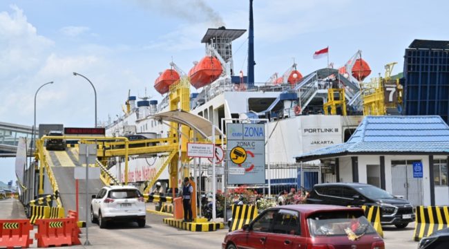 Suasana di Pelabuhan Bakauheni
