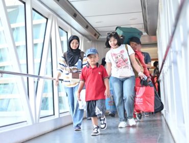 Penumpang di Pelabuhan Bakauheni