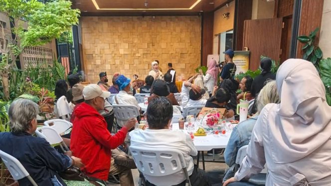 
 Catatan Halimah Munawir: Menjaga Nyala Obor dalam Hangatnya Silaturahmi para Penyair dan Sastrawan