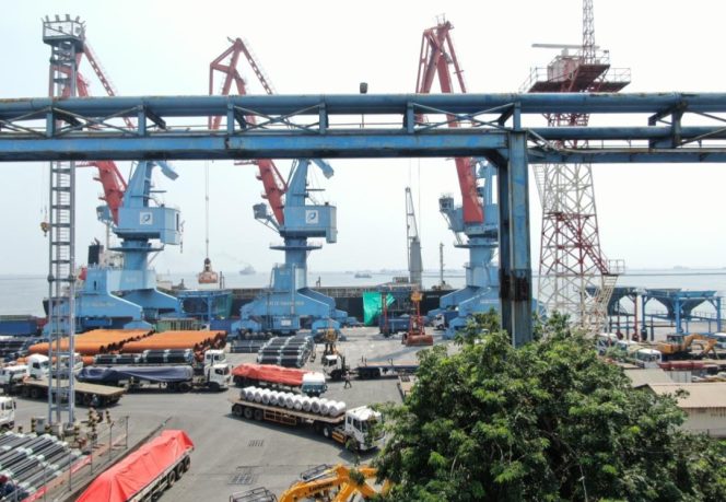 
 Suasana di Pelabuhan penyeberangan