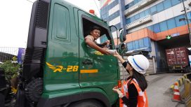 IPC TPK Berbagi Takjil di Gate In Area Tanjung Priok 2 Domestik.foto istimewa/IPC TPK 