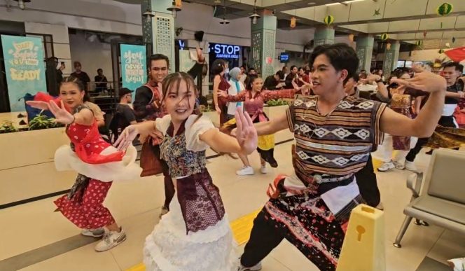 
 KAI Services Meriahkan Awal Angleb 2026 dengan Flashmob, Gamelan dan Bagi Takjil di Stasiun Pasar Senen