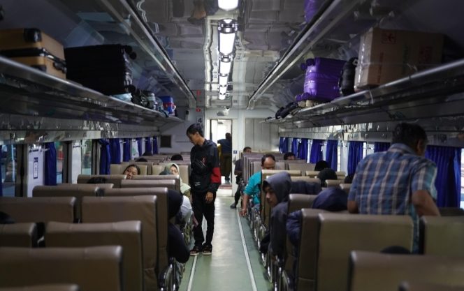 
 Penjualan Tiket Kereta Lebaran 2026 Tembus 3,25 Juta, KAI: Permintaan Perjalanan Terus Meningkat