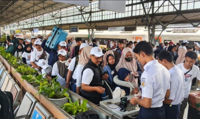 
 KAI Berangkatkan 16 Ribu Peserta Mudik Gratis Naik Kereta Api: Dukung Perjalanan Lebih Aman dan Bebas Macet