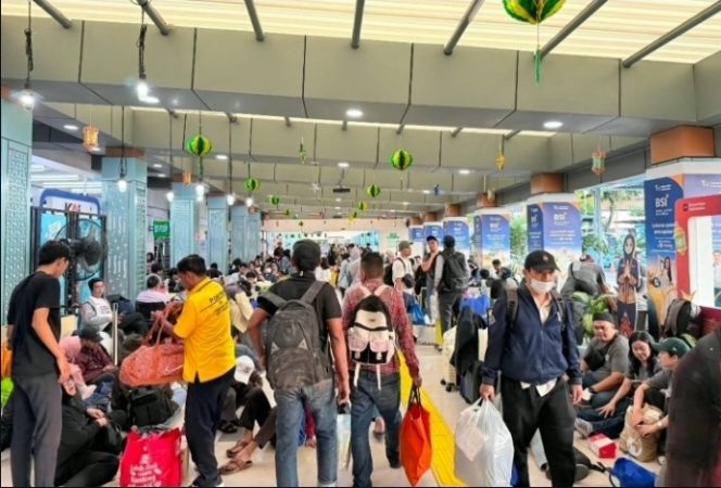 
 Penjualan Tiket Lebaran Capai 3,48 Juta, KAI: Okupansi KA Jarak Jauh Capai 87,9 Persen