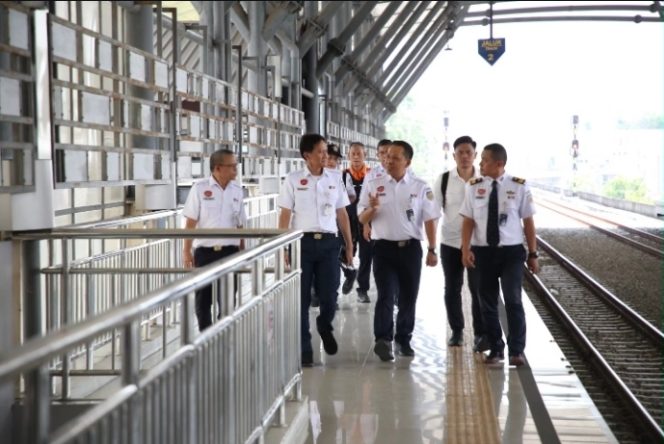 
 Dirut KAI Tinjau Layanan Lebaran di Sumut, Pastikan Perjalanan Pelanggan Tetap Lancar dan Nyaman