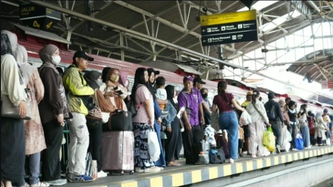
 Arus Balik Menguat, Penjualan Tiket KA Lebaran Tembus 96,5 Persen