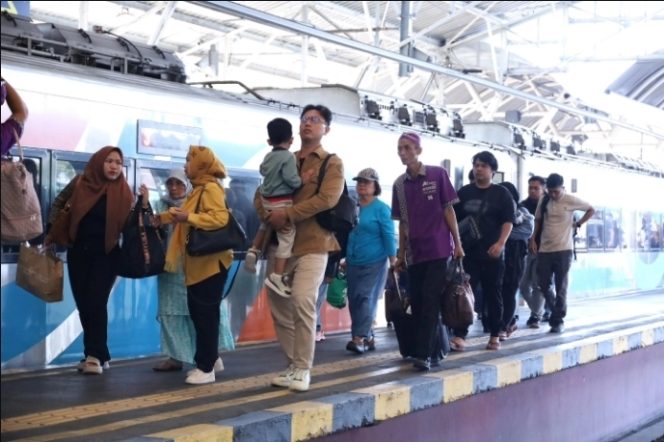 
 Penjualan Tiket KA Mudik Lebaran Capai 4,71 Penumpang, KAI: Arus Balik Meningkat