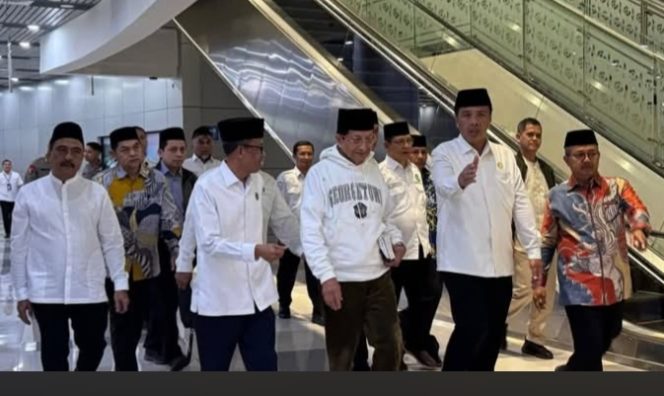 
 Rektor UIN Datokarama Sambut Kedatangan Dua Menteri di Palu