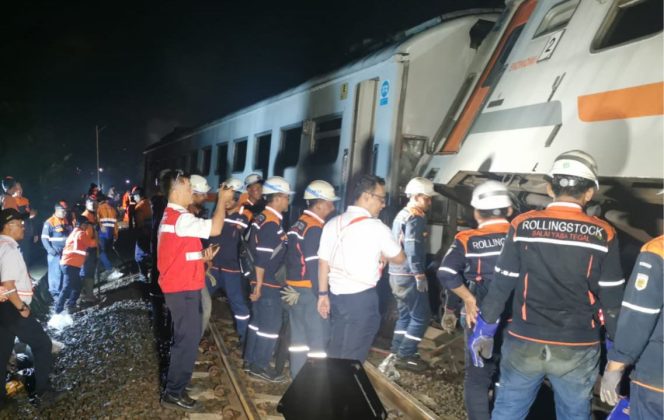 
 KAI Berhasil Evakuasi Awal KA Bangunkarta di Bumiayu, Satu Kereta Kembali ke Rel