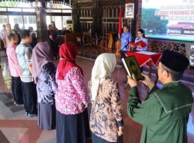 
 Wakil Bupati Kudus Bellinda Mengangkat Adik Mendikdasmen Sebagai ‘Anak Buahnya’