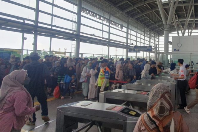 
 Mobilitas Timur Jabodetabek Meningkat, KAI Perkuat Layanan hingga Dorong Elektrifikasi ke Cikampek