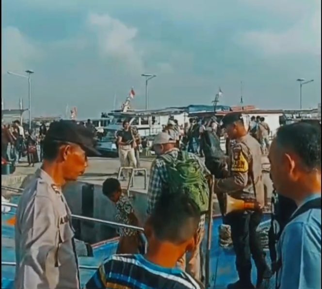 
 Pelayanan & Pengamanan Penumpang Kapal Kepulauan Seribu di Dermaga Muara Angke