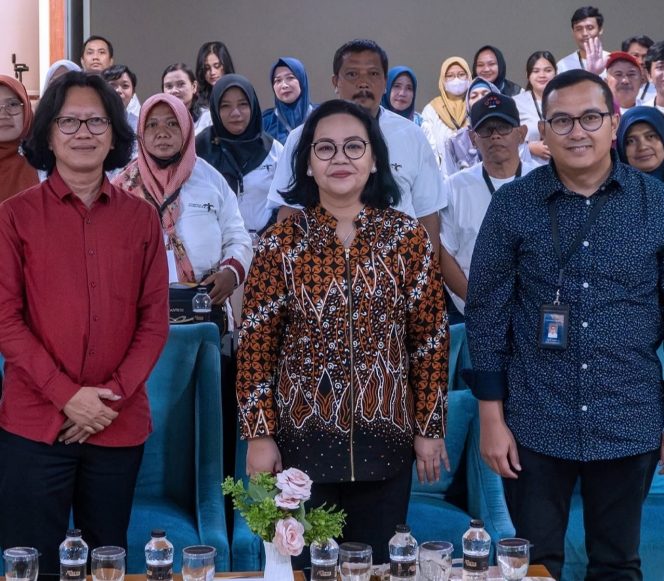 
 Pemkot Semarang Tidak Melaksanakan WFH, Wamendagri Perintahkan untuk Memviralkan