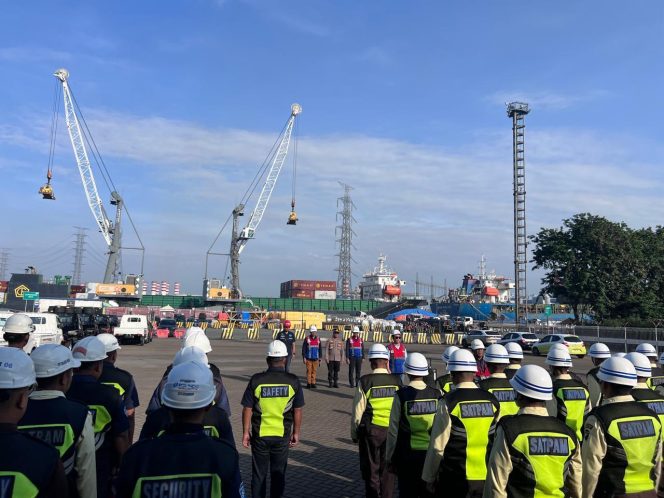 
 Jelang May Day, Polres Priok Gelar Apel Satpam Pelabuhan, Tekankan Kesiapsiagaan dan Etika