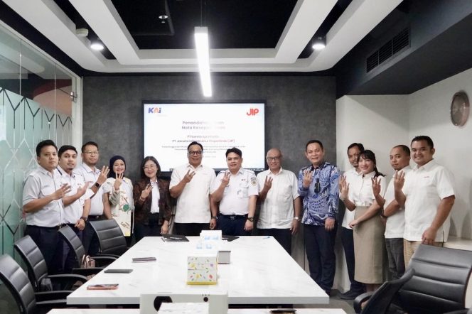 
 KAI Wisata Gandeng Jakarta Infrastruktur Propertindo, Hadirkan Integrasi Transportasi Wisata dan Media Iklan Digital