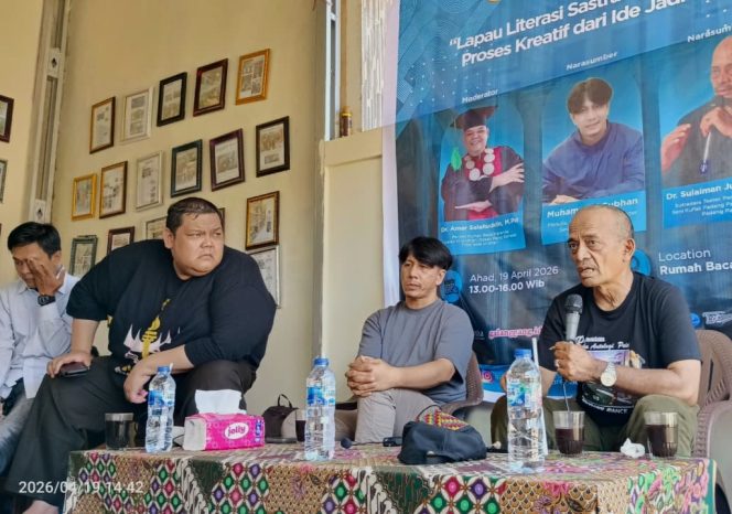 
 Lapau Literasi di Dharmasraya: Merawat Ide dari Warung Kopi hingga Catatan Kecil