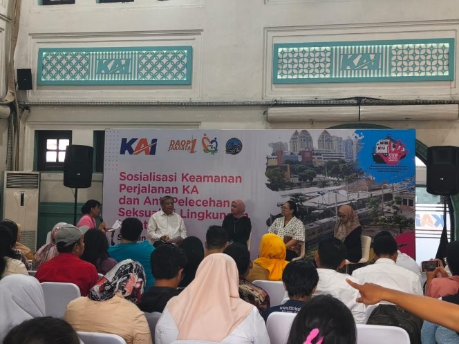 
 Peringati Hari Kartini, KAI Daop 1 Jakarta Sosialisasikan Pencegahan Pelecehan Seksual di Stasiun Pasar Senen