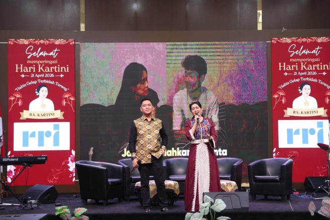 
 Penampilan Duet Maut Ratna Listy Panglima Langit Tetap Mempesona