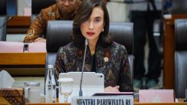 Menpar di gedung DPR