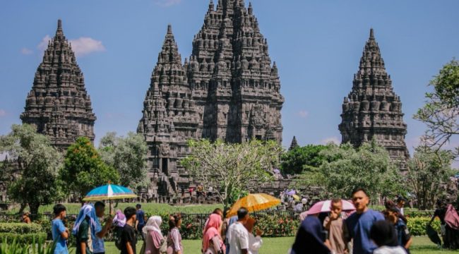 Suasana di Destinasi wisata Candi Prambanan saat libur Lebaran