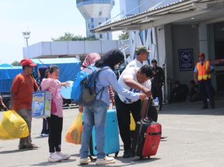 Penumpang angkutan laut