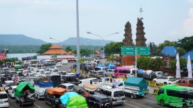 Suasana di Pelabuhan Penyeberangan