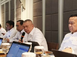 Menhub Dudy (tengah)