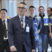 Mohammad R Pahlevi dan jajaran di Bandara