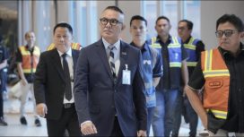 Mohammad R Pahlevi dan jajaran di Bandara