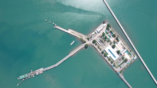 
 Penyeberangan di Bajoe