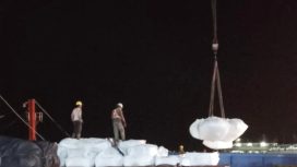 Pelayanan bongkar muat bijih timah di Tanjung Pandan