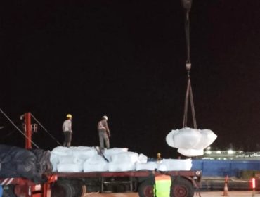 Pelayanan bongkar muat bijih timah di Tanjung Pandan