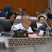 Menhub Dudy di Gedung DPR