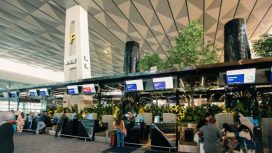 Konter Check In maskapai Garuda Indonesia di Terminal 3 Bandara Soetta