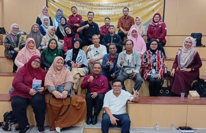 
 Bersama Rumah Aksara, Guru SMA Asah Kompetensi Menulis di Perpustakaan Bogor