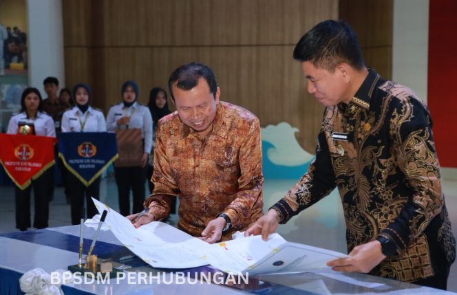 
 Kepala BPSDMP saat penandatangan MoU dengan Pemda di Makassar