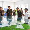 Kejati Jabar, Kejari Subang, dan KSOP Patimban melihat Maket pembangunan Pelabuhan Patimban
