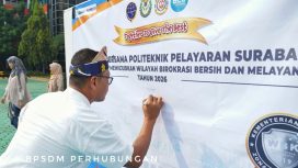 Tandatangan Pakta Integritas di Poltekpel Surabaya