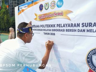 Tandatangan Pakta Integritas di Poltekpel Surabaya
