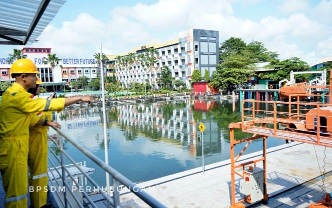 
 Kegiatan di Poltekpel Surabaya