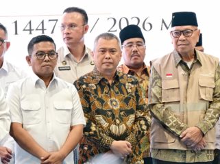 Menhub Dudy di melepas jemaah haji