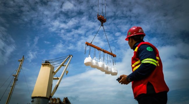 Aktivitas di Terminal Kijing, Kalbar