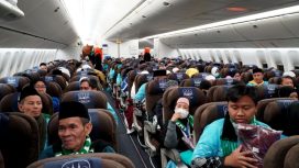 Jemaah Haji terbang dengan Pesawat Garuda Indonesia