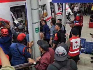 Kondisi di Stasiun Bekasi Timur usai kecelakaan KRL dan KAJJ