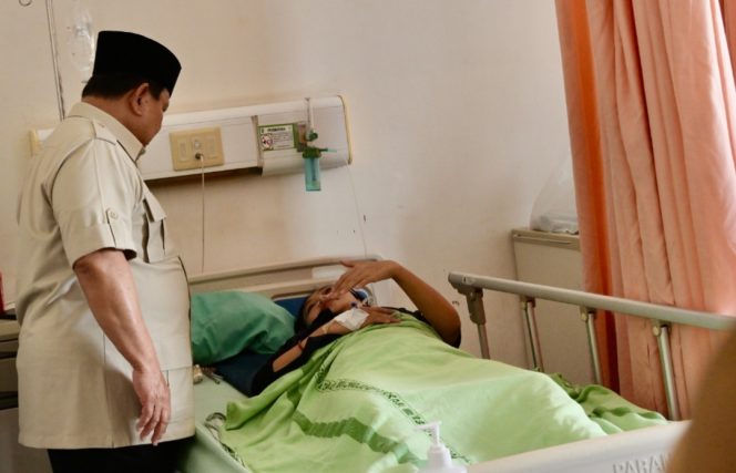 
 Presiden sambangi korban kecelakaan Kereta di RSUD Bekasi (BPMI Setkab)