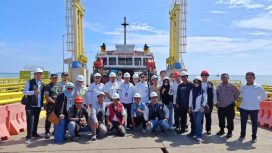 Masyakat sekitar dilibatkan dalam peningkatan kapaaitas dermaga di Bajoe