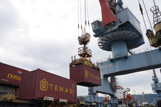 
 Kinerja Awal Tahun Menguat, Arus Peti Kemas Teluk Bayur Naik 5,3%