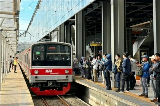 
 WFH ASN Berlaku, Pengguna Commuter Line Jabodetabek Turun 27 Persen