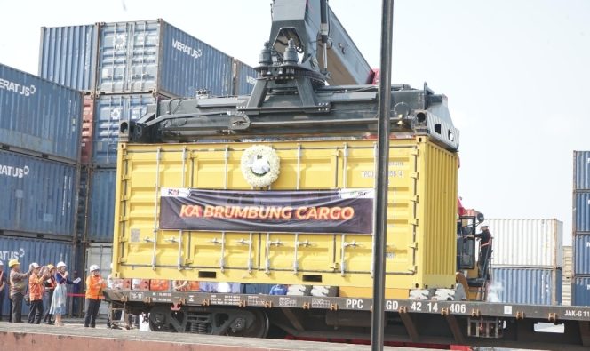 
 KA Brumbung Cargo Hadir sebagai Alternatif Logistik Nasional yang Lebih Efisien